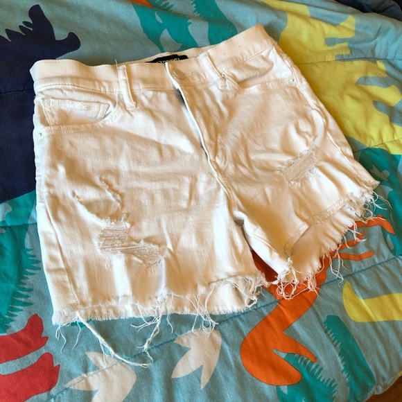 White Mid Rise Bermuda Short - Picture 2 of 5